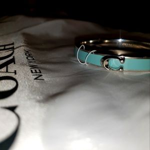 NWT - Coach - SIGNATURE PUSH HINGED BANGLE - Silver/Blue